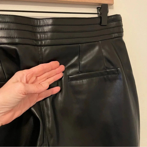 7 For All Mankind FAUX LEATHER HIGH RISE ANKLE TROUSER IN BLACK quite luxury - Picture 7 of 11